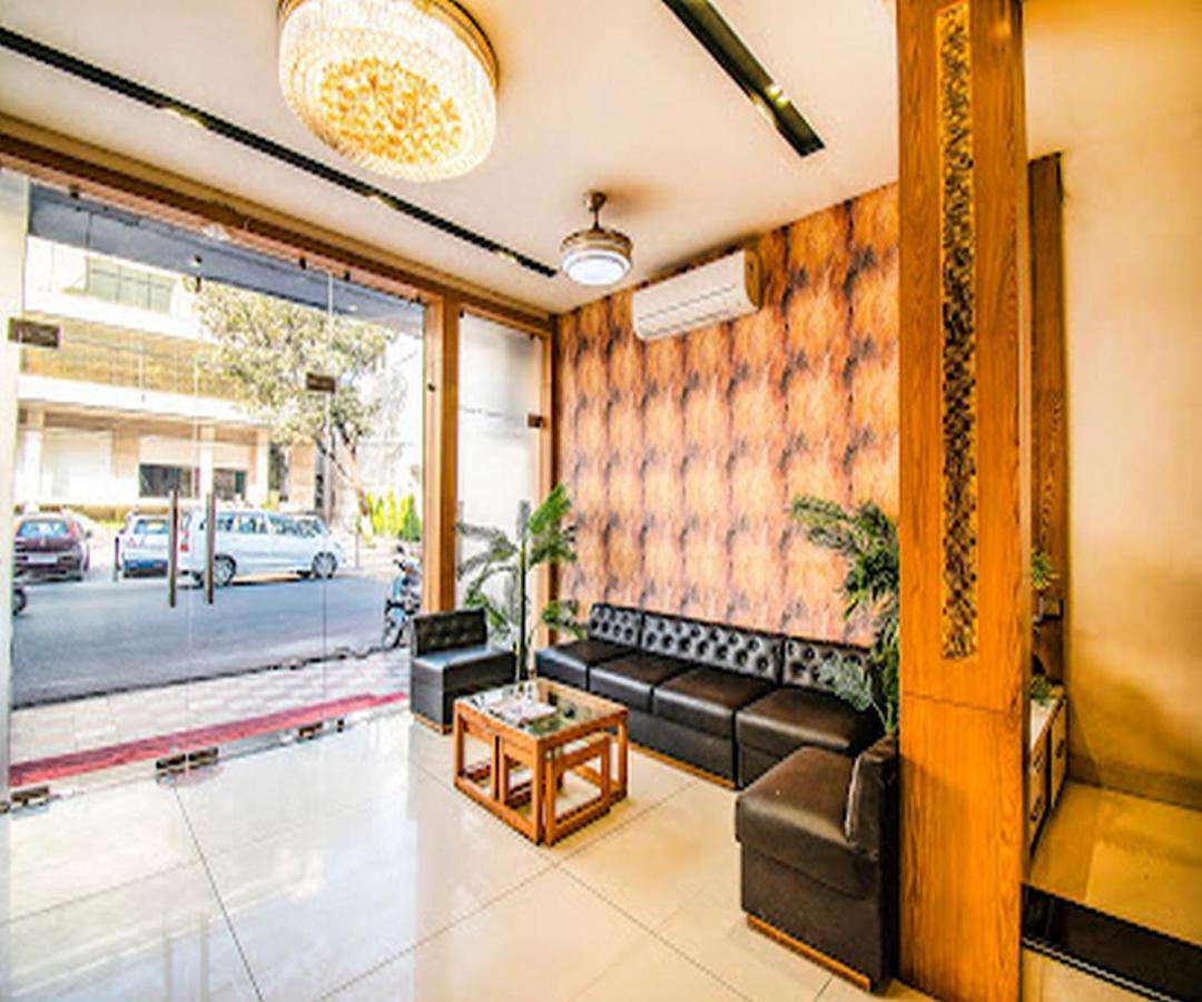 Cherrystay Kiran Inn Indore Esterno foto