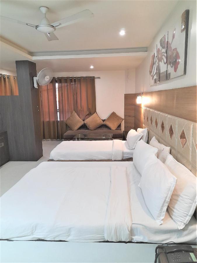 Cherrystay Kiran Inn Indore Esterno foto