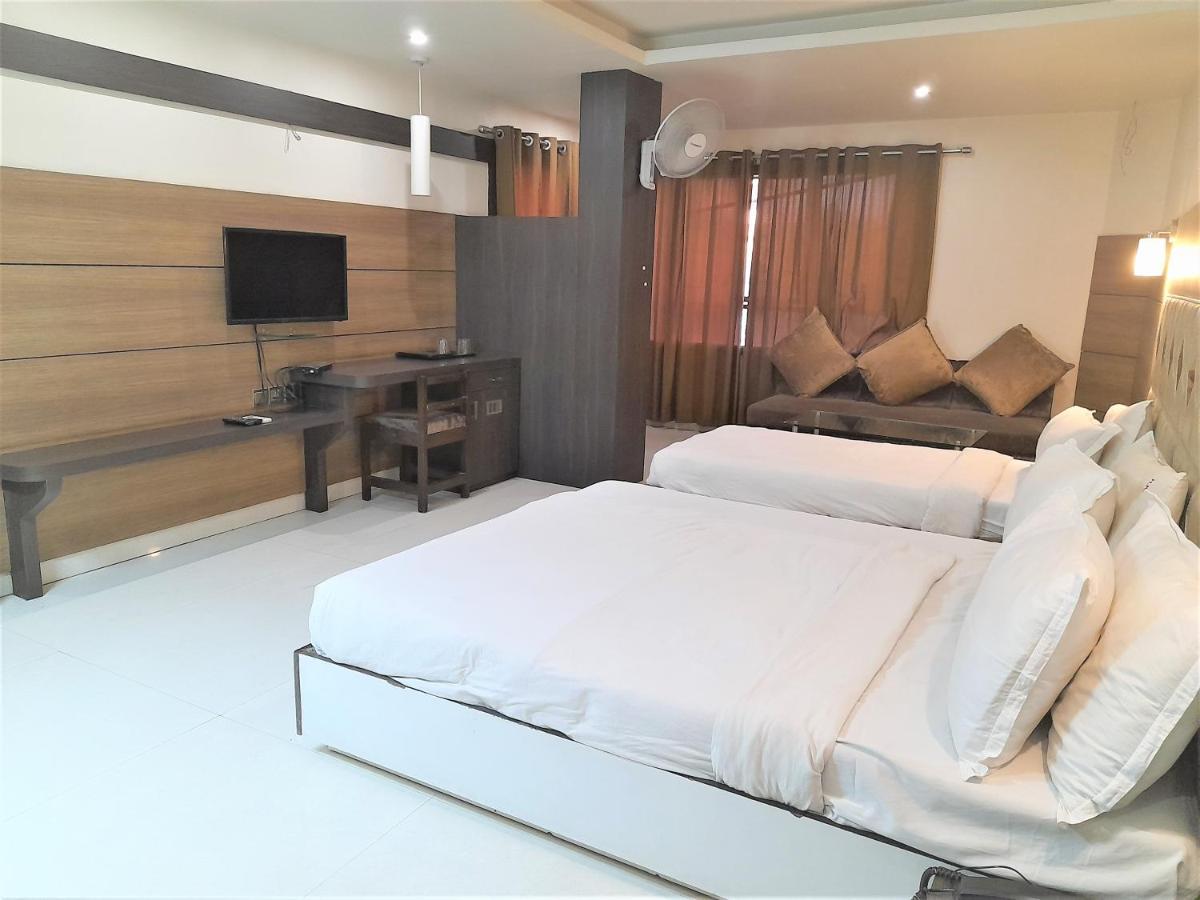 Cherrystay Kiran Inn Indore Esterno foto