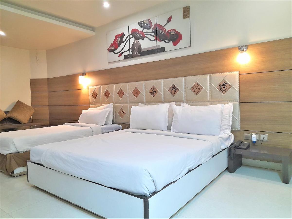 Cherrystay Kiran Inn Indore Esterno foto