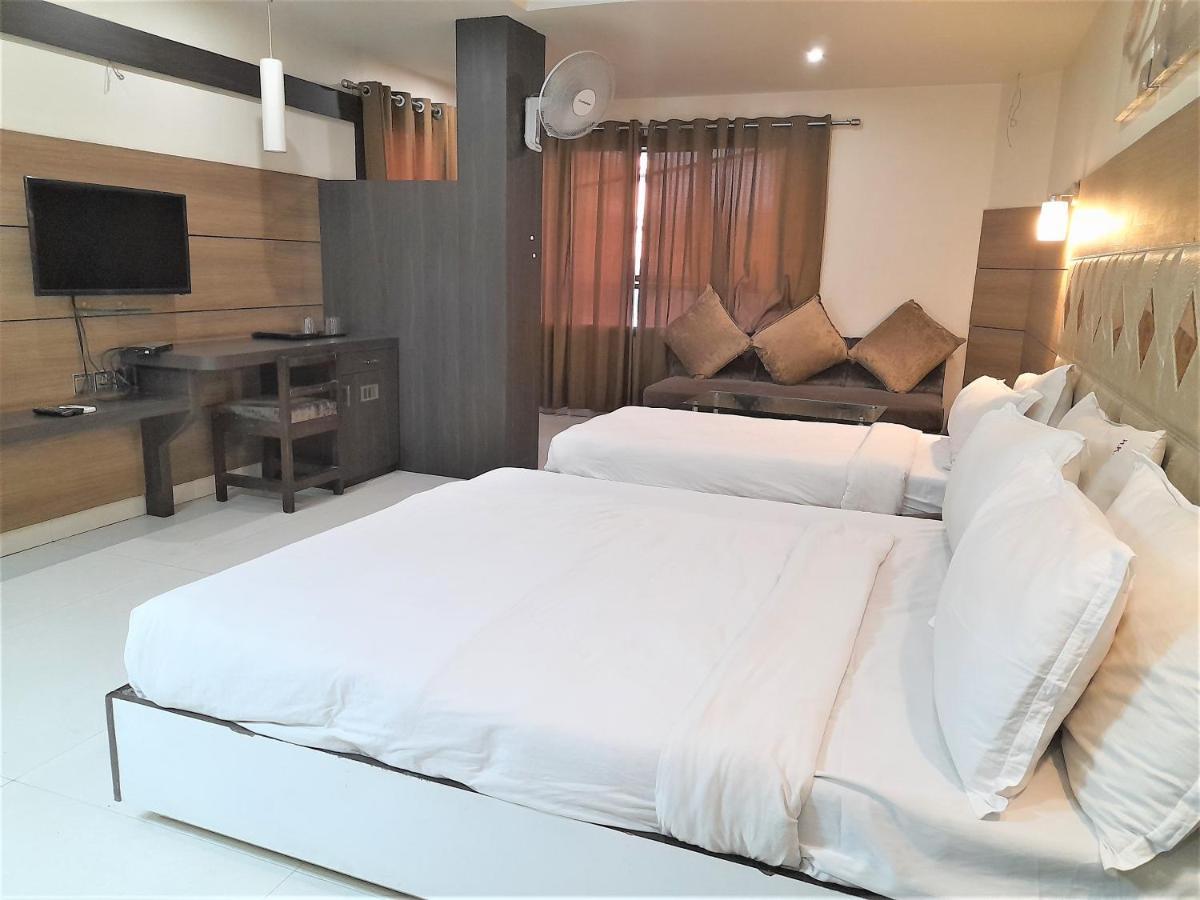 Cherrystay Kiran Inn Indore Esterno foto